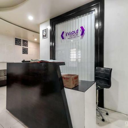 In & Out Dormitory أحمد أباد المظهر الخارجي الصورة